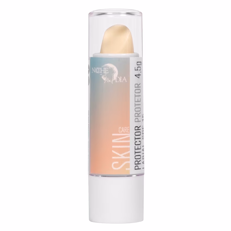 NOCHE Y DÍA Protector Labial SPF15 Hidratante con Aloe Vera 4,5 g